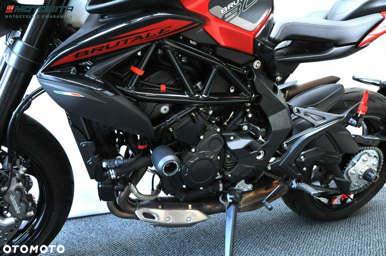 MV AGUSTA Brutale - 9