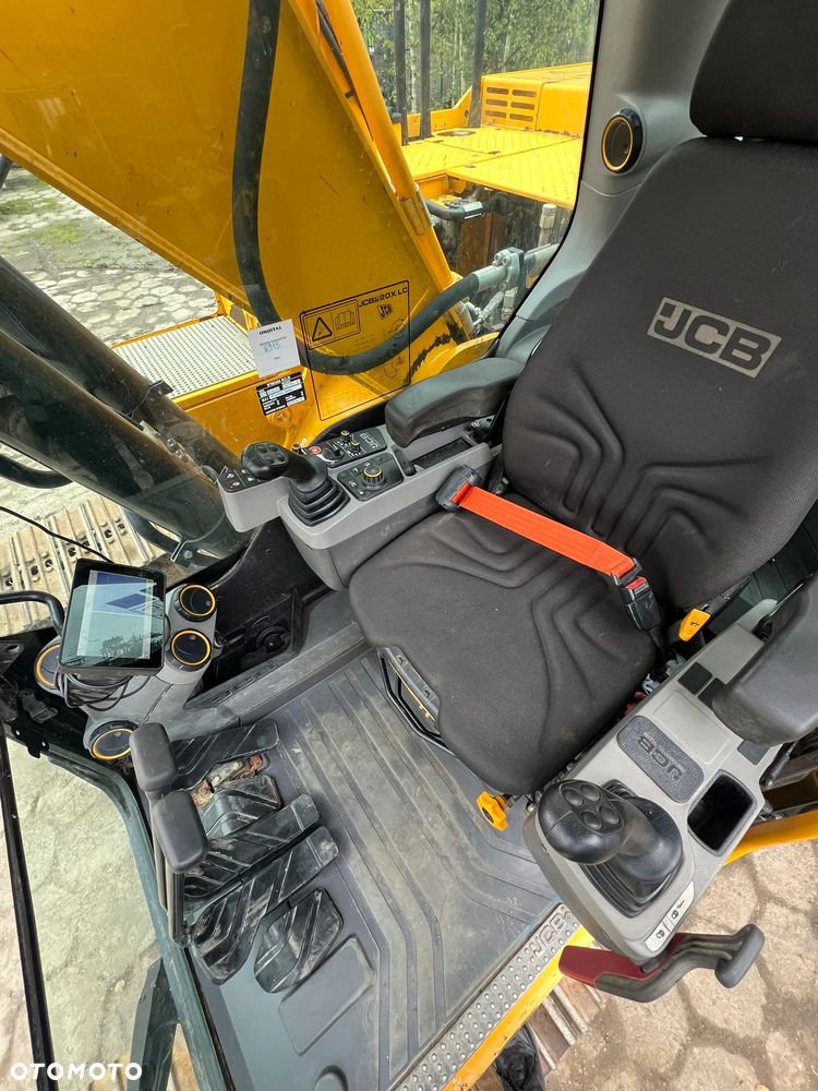JCB 220X LC - 10