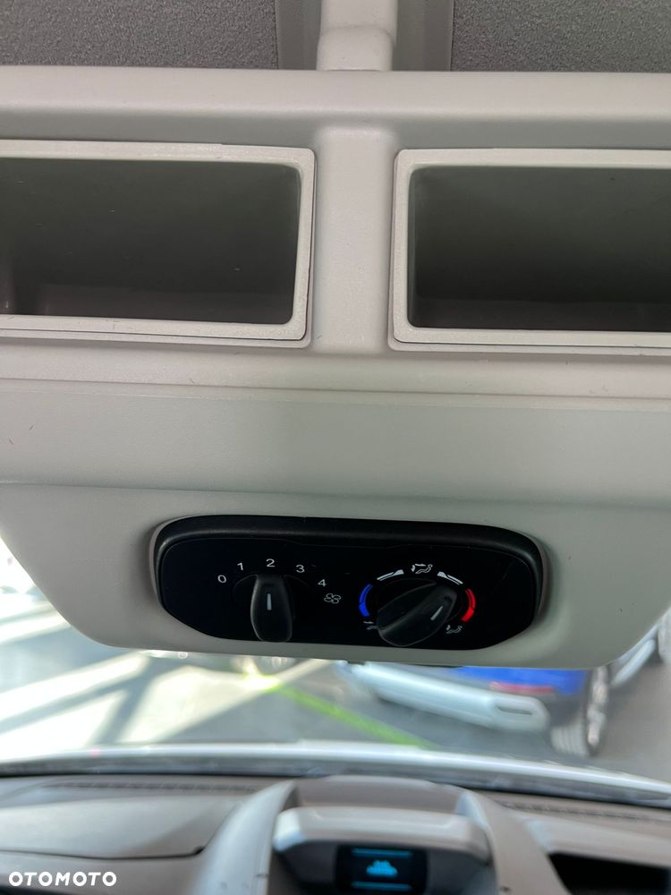 Ford Transit 350 Combi 2.2 TDCi Manual / BEZWYPADKOWY / GWARANCJA / 9 MIEJSC / SERWISOWANY / 1WŁ. / ORYGINALNY PRZEBIEG / RAMPA DLA INWALIDÓW - 22