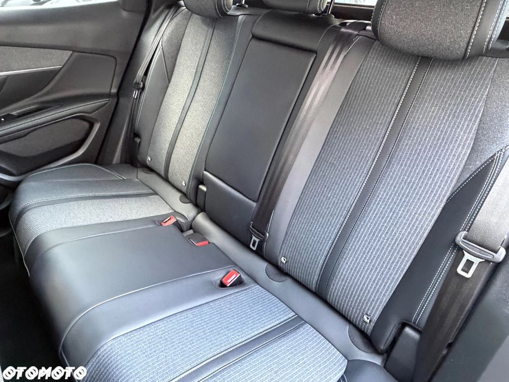 Peugeot 3008 BlueHDi 130 Stop & Start EAT8 Allure - 17