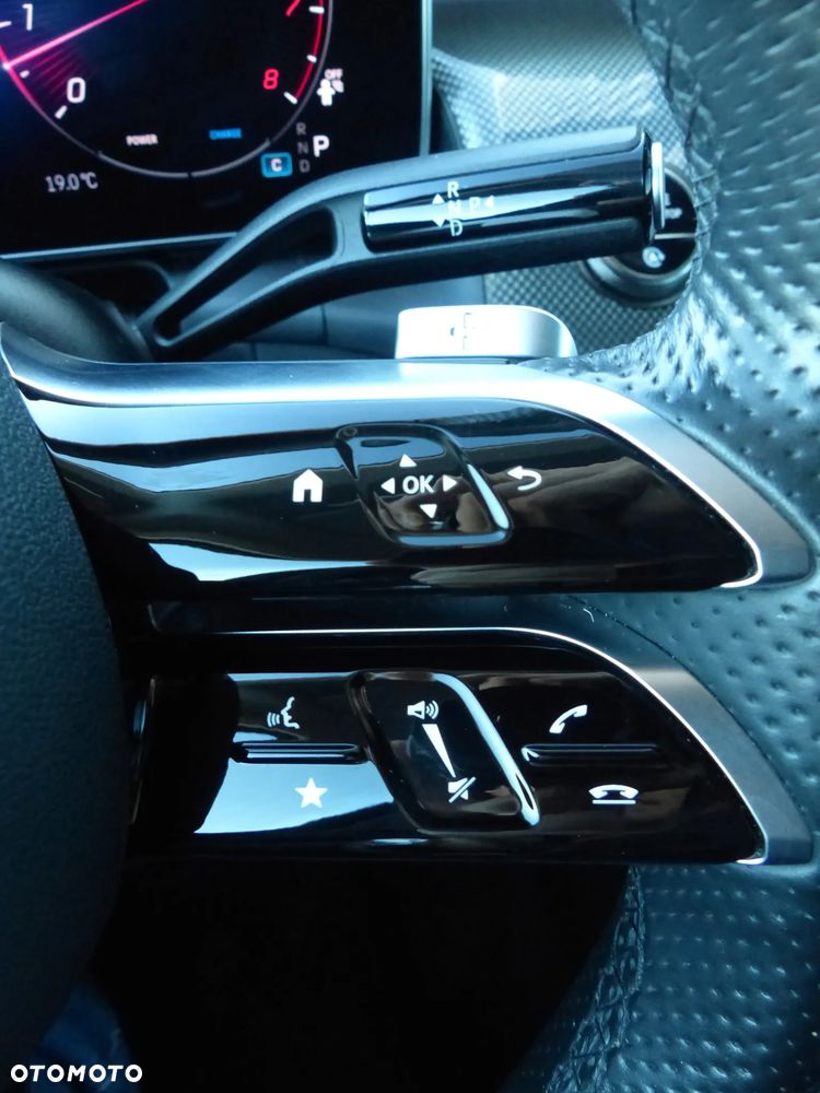 Mercedes-Benz GLC 200 mHEV 4-Matic AMG Line - 32