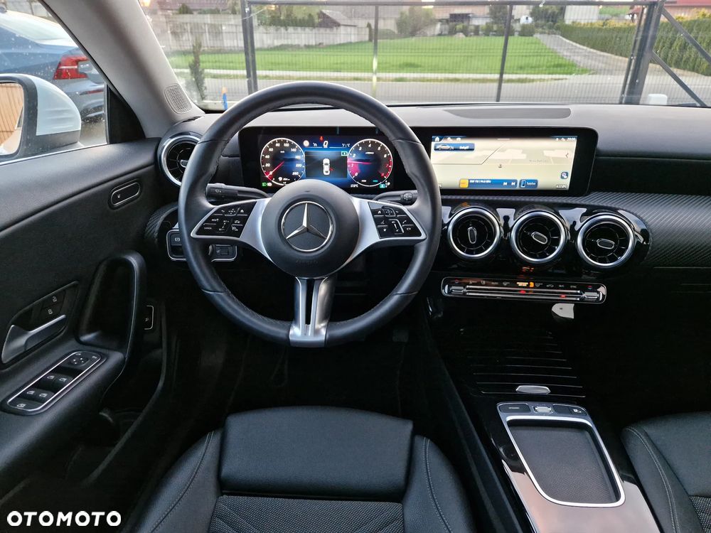 Mercedes-Benz CLA 200 mHEV 7G-DCT - 11