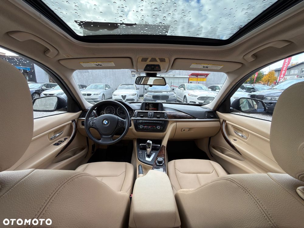 BMW Seria 3 320i - 9