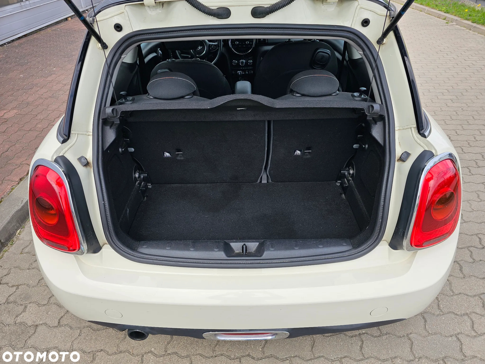 MINI Cooper Standard - 14