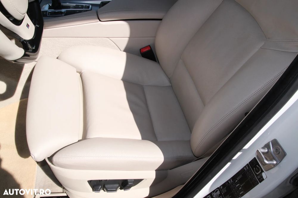 BMW Seria 5 525d xDrive AT - 9