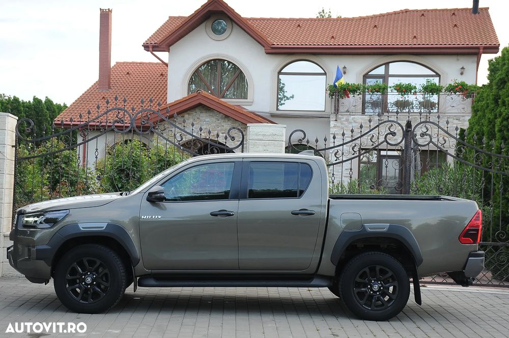 Toyota Hilux 2.8D 204CP 4x4 Double Cab AT Invincible Color Edition - 11
