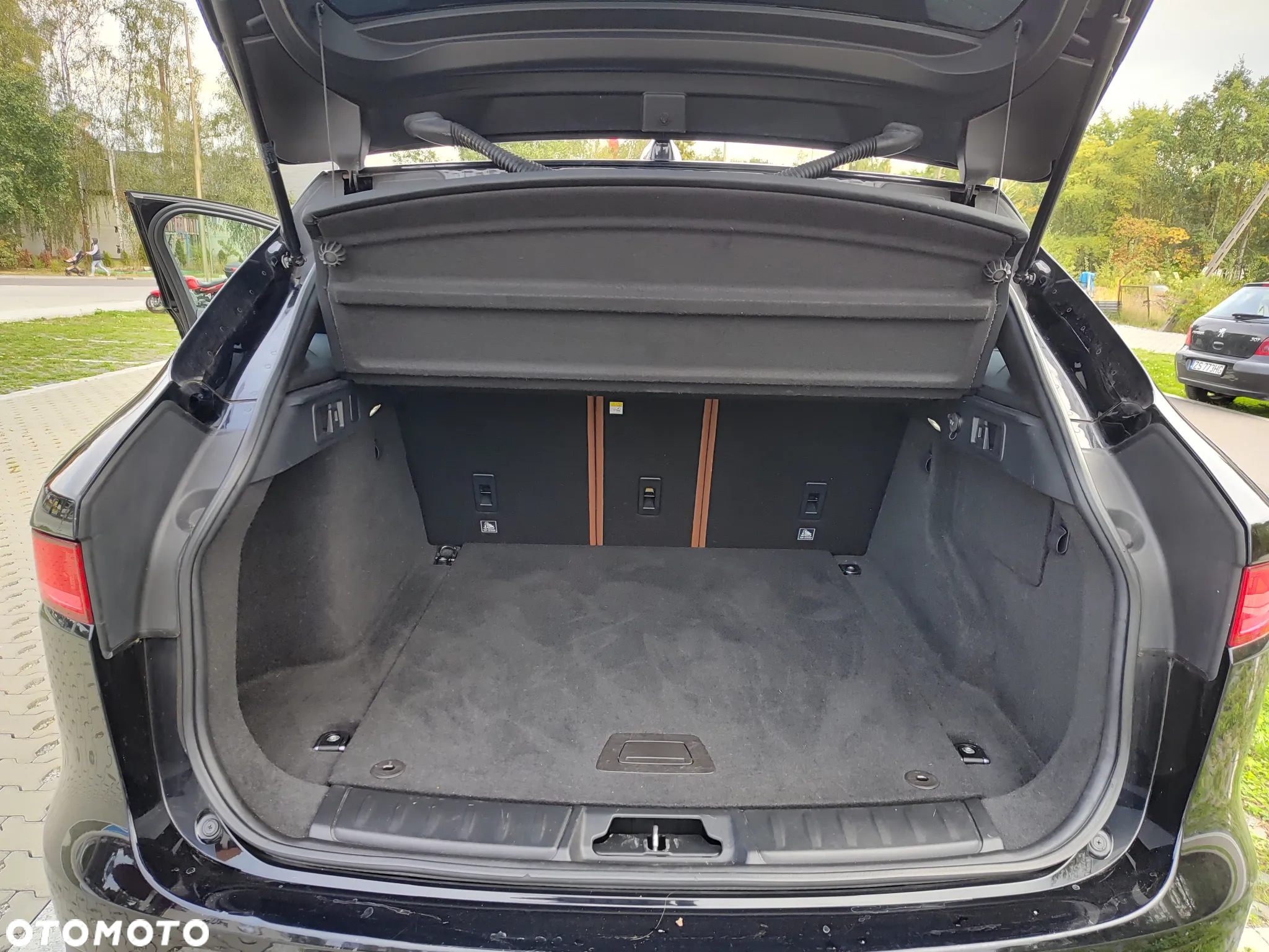 Jaguar F-Pace 2.0 i4D AWD Pure - 26