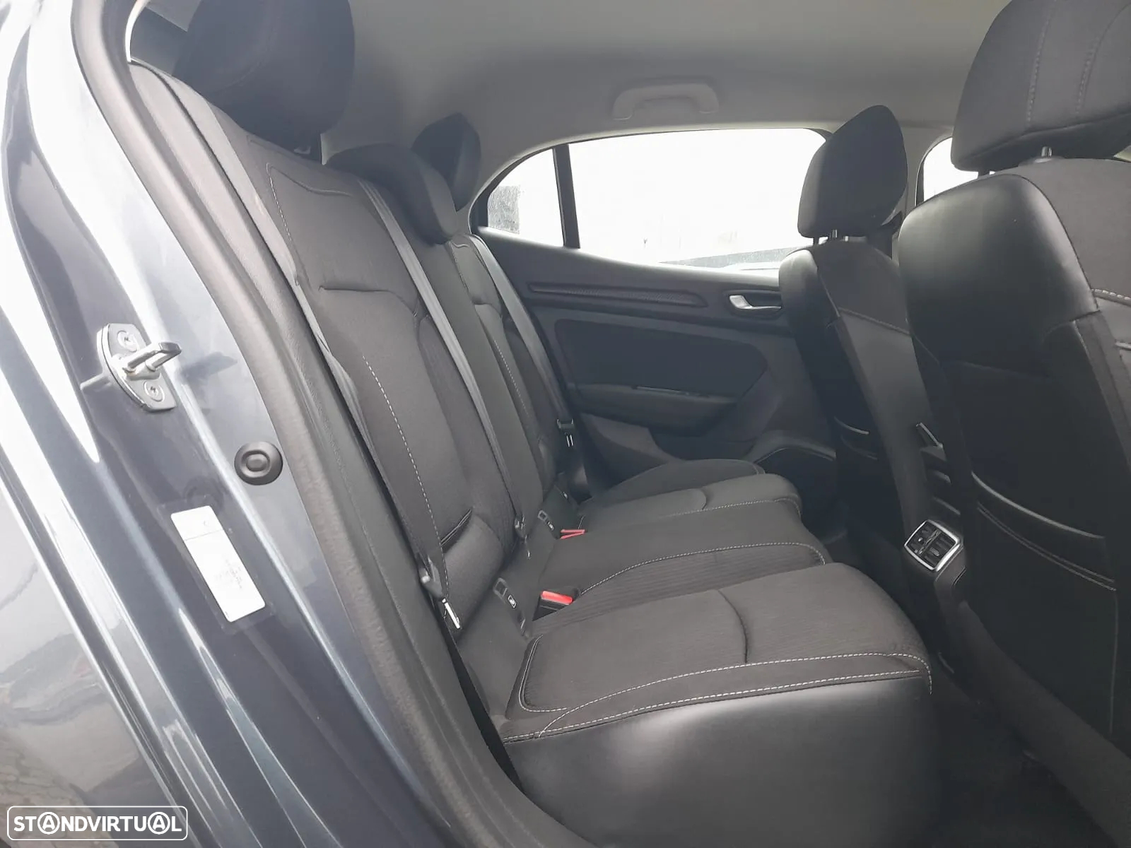 Renault Mégane 1.5 Blue dCi Equilibre EDC - 9