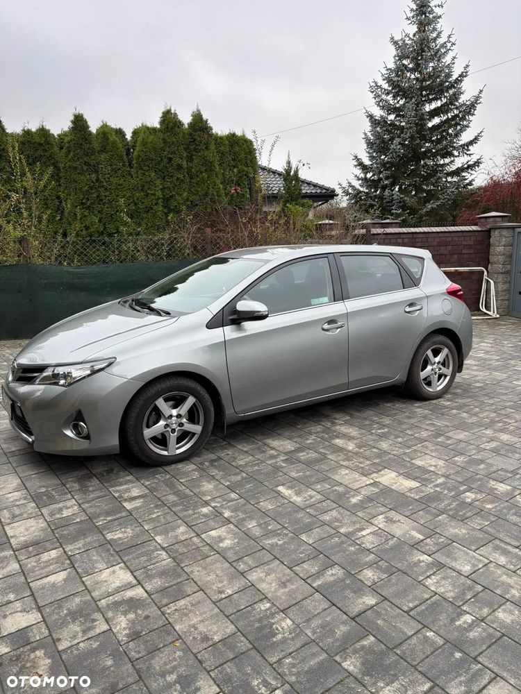 Toyota Auris - 1