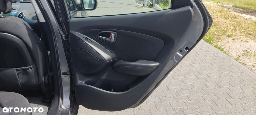Hyundai ix35 1.6 2WD Fifa World Cup Edition - 25