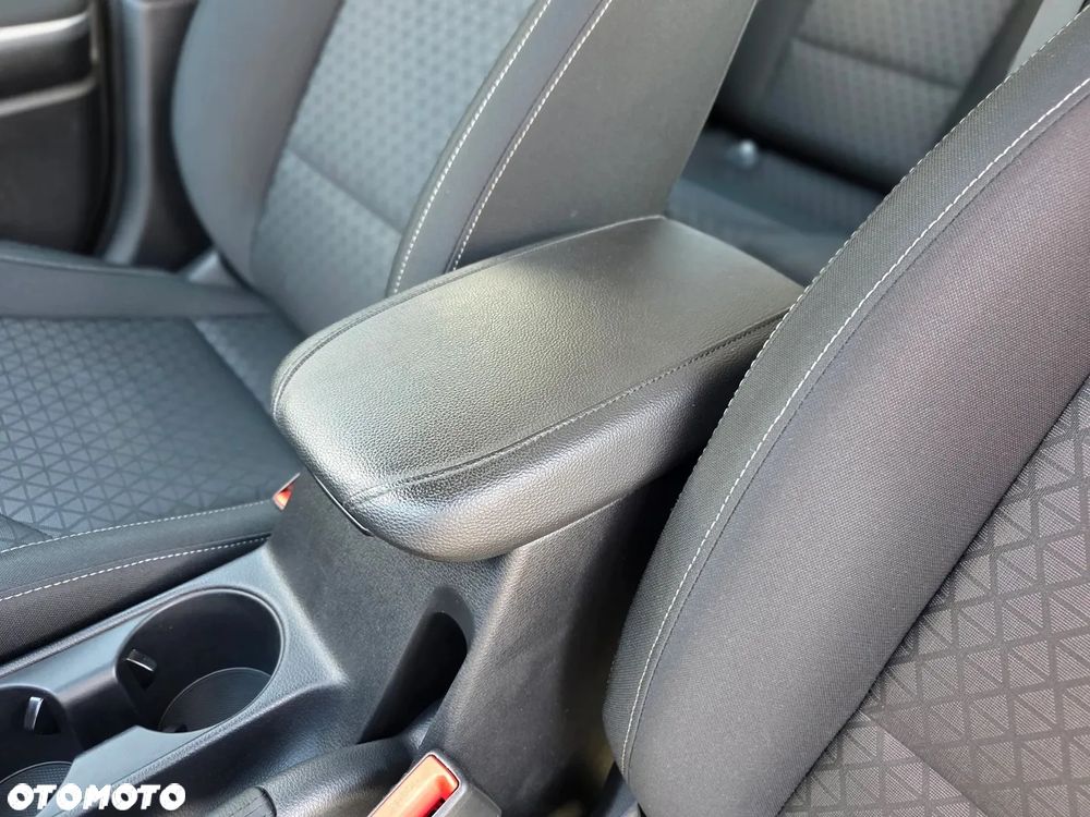 Kia Ceed 1.6 CRDi SCR L - 38