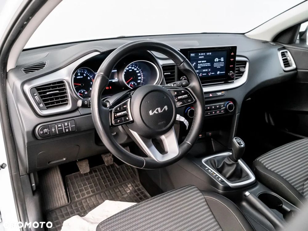 Kia Ceed 1.5 T-GDI M - 19