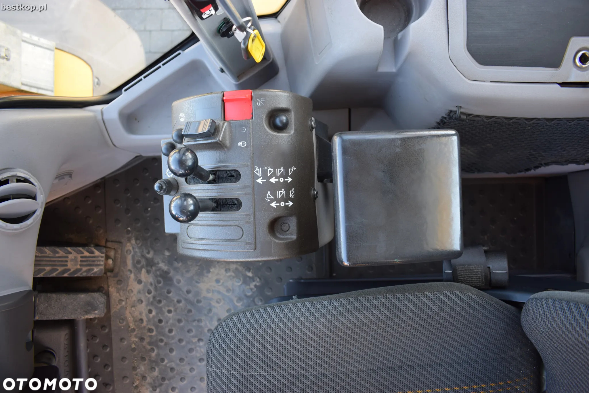Volvo L90F - 34
