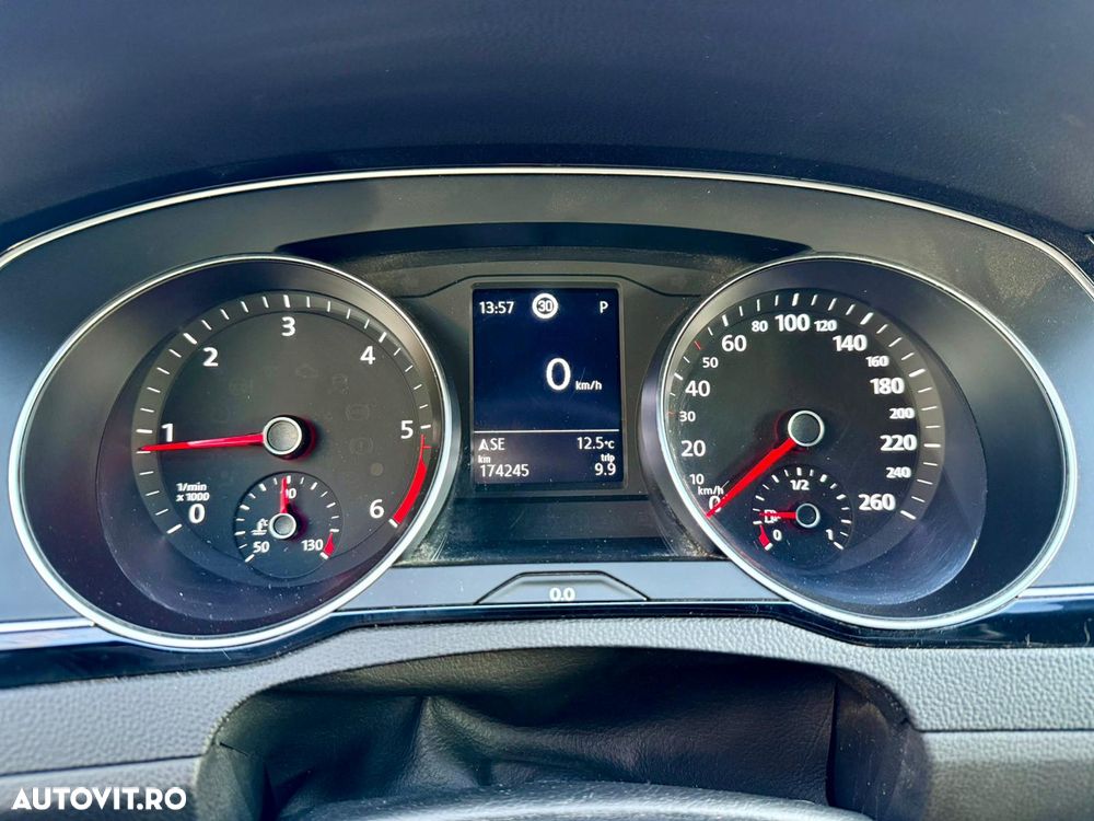 Volkswagen Passat 2.0 TDI DSG Comfortline - 18