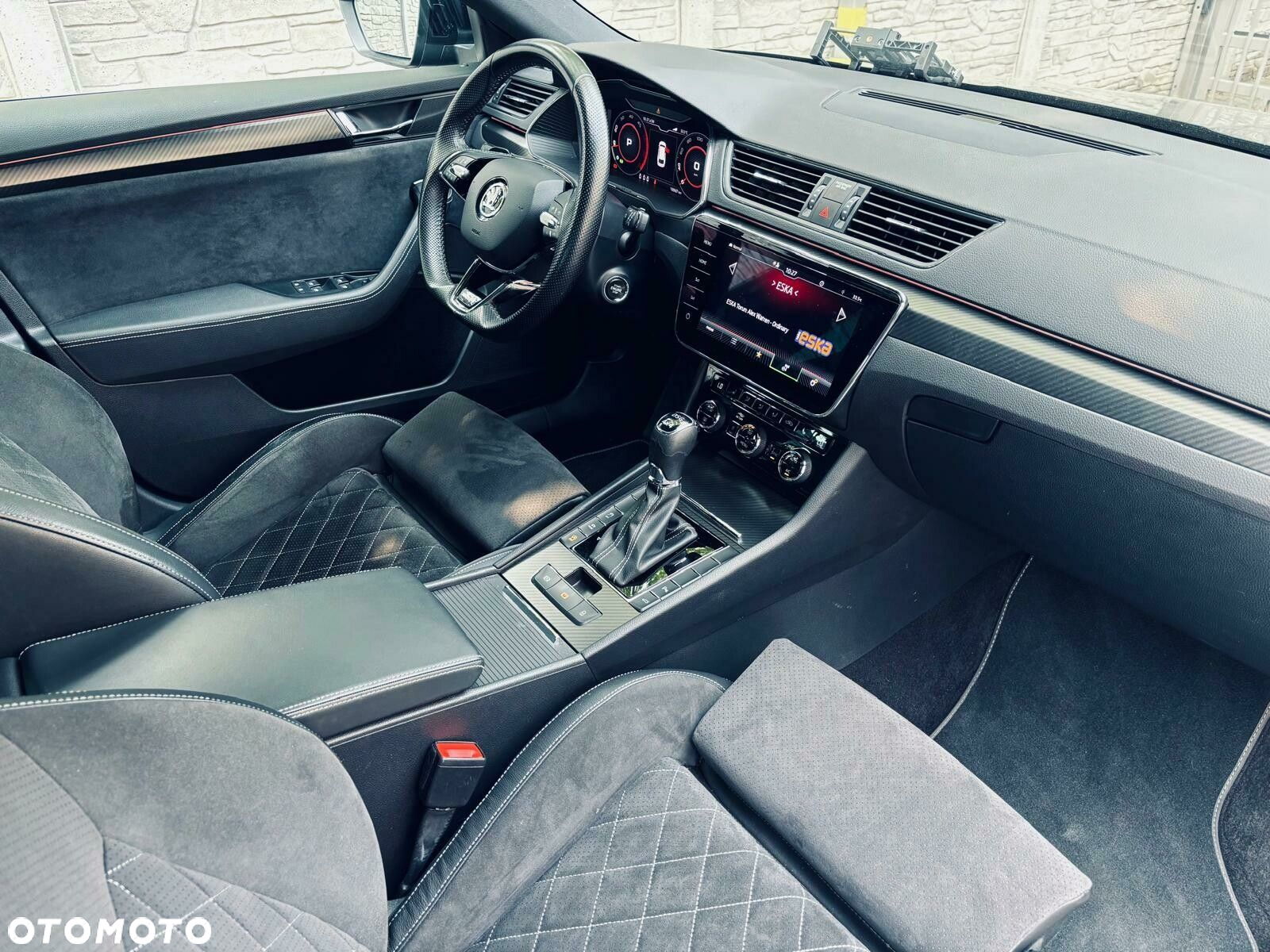 Skoda Superb 2.0 TDI SCR 4x4 Sportline DSG - 20