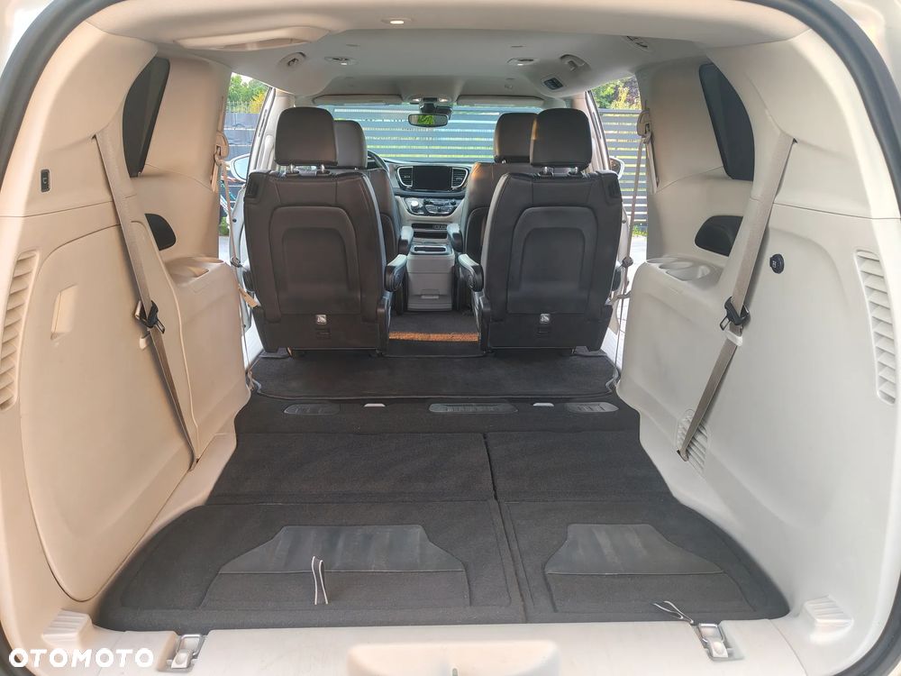 Chrysler Pacifica - 24