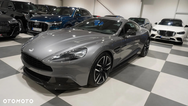 Aston Martin V12 Vanquish