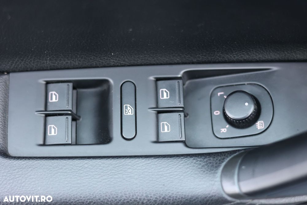 Volkswagen Passat Variant 2.0 TDI BlueMotion Technology Business Edition - 33