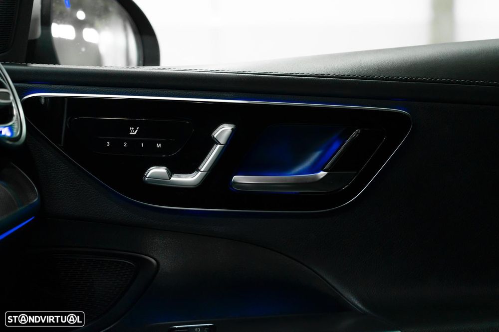 Mercedes-Benz C 300 d AMG Line - 25