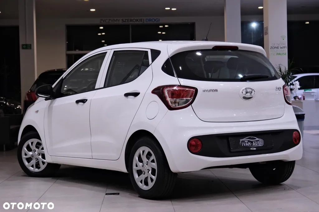 Hyundai i10 1.0 - 8