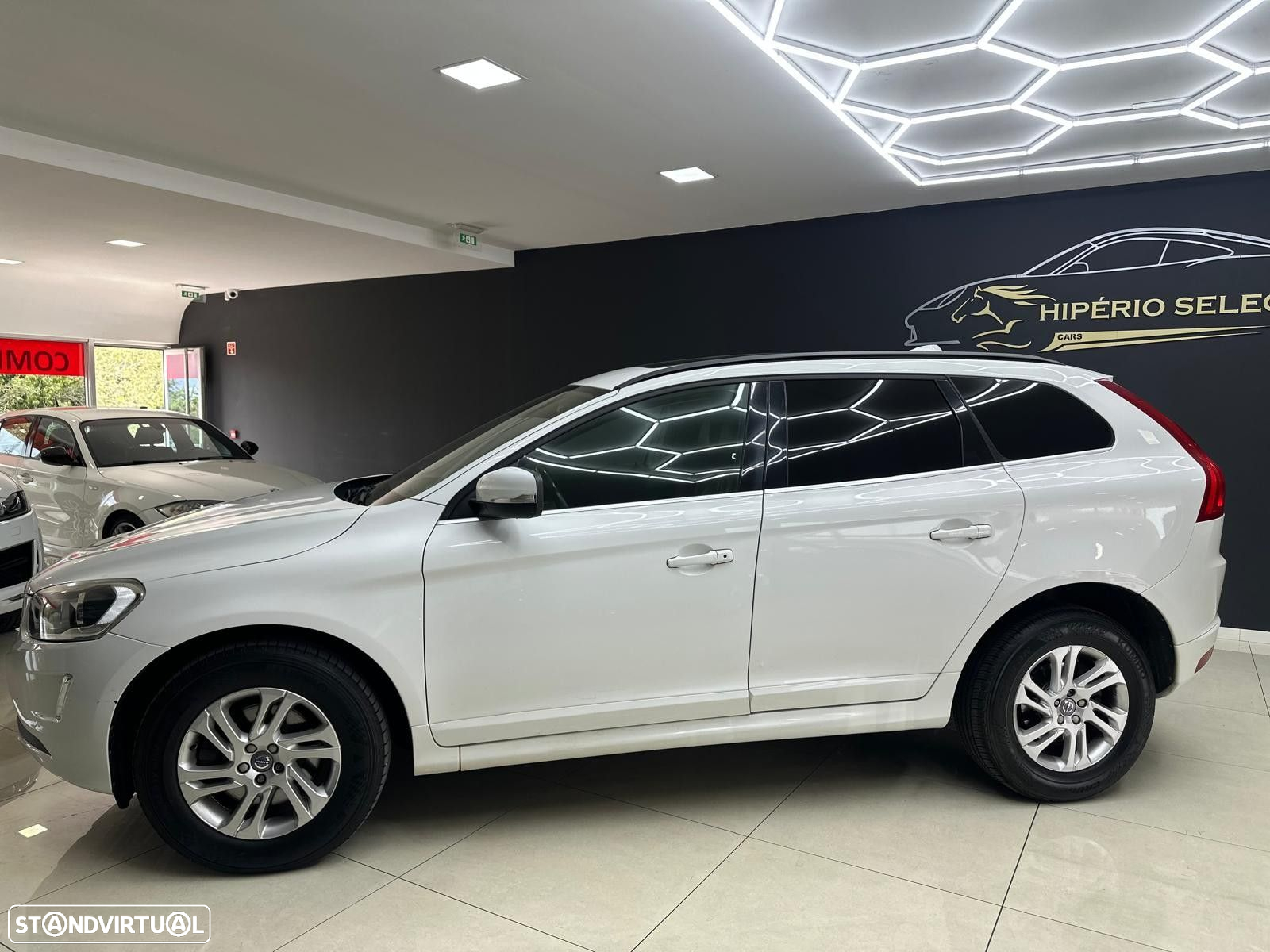 Volvo XC 60 2.0 D4 R-Design Momentum - 3