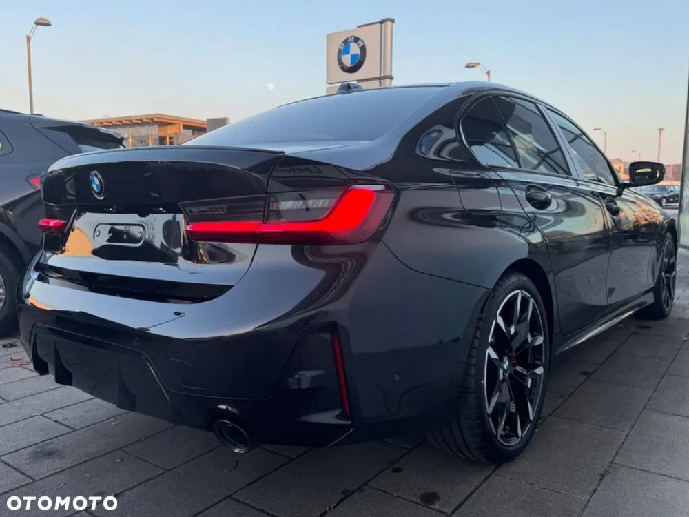 BMW Seria 3 330i xDrive M Sport - 3