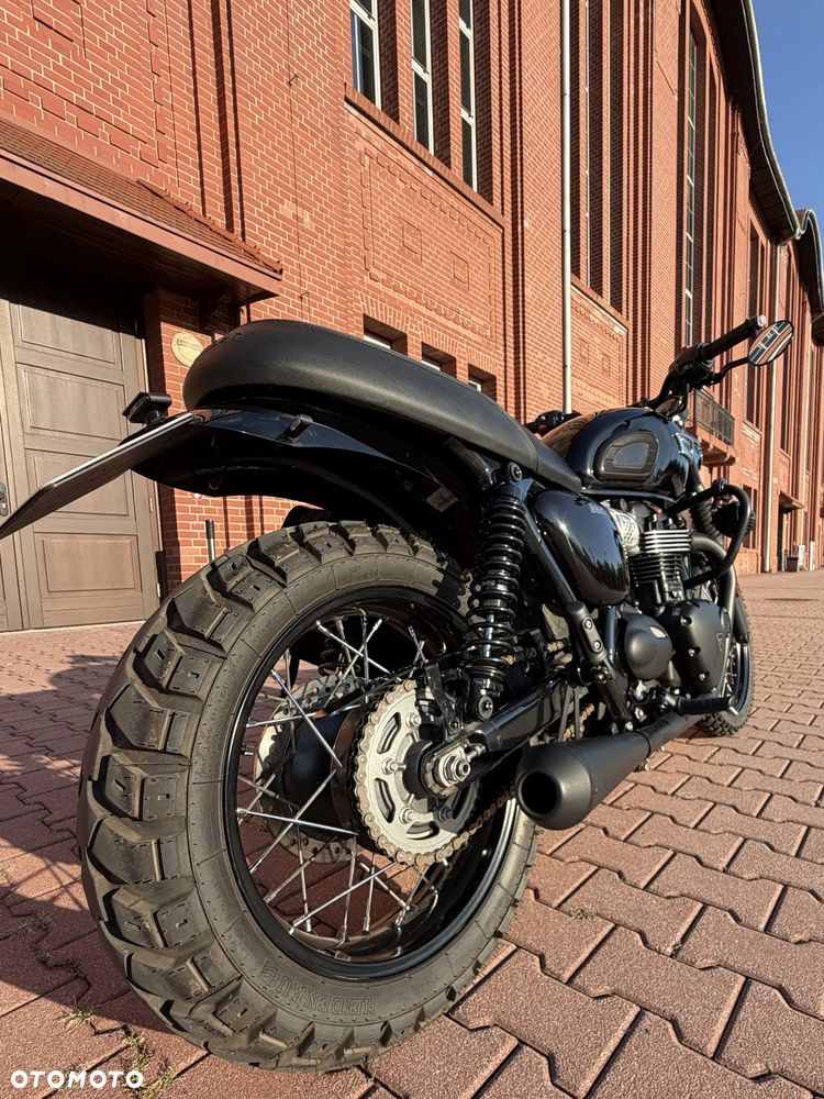 Triumph Bonneville - 20