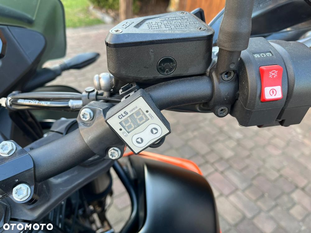 KTM DUKE 890 - 12