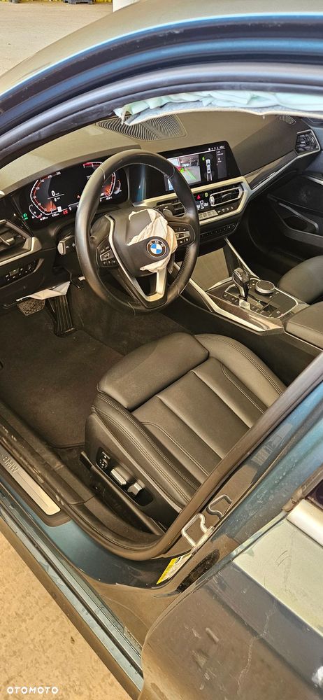 BMW Seria 3 330i Sport Line - 17