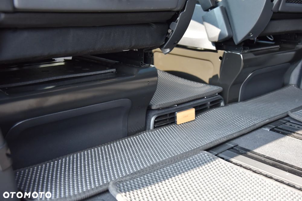 Mercedes-Benz Klasa V 300 d 4-Matic Avantgarde 9G-Tronic (d³ugi) - 33