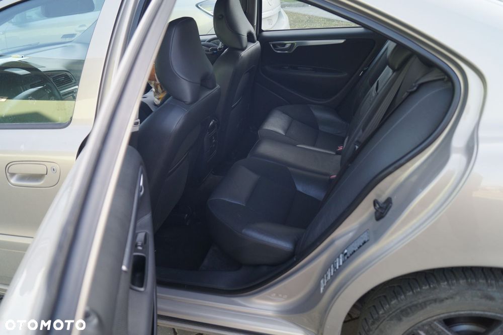 Volvo S60 - 19