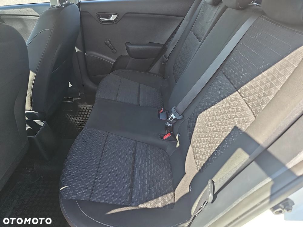 Kia Rio 1.2 M - 13