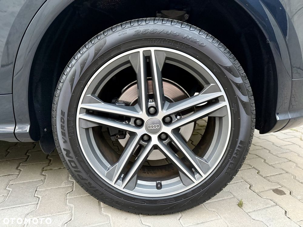 Audi SQ5 - 40