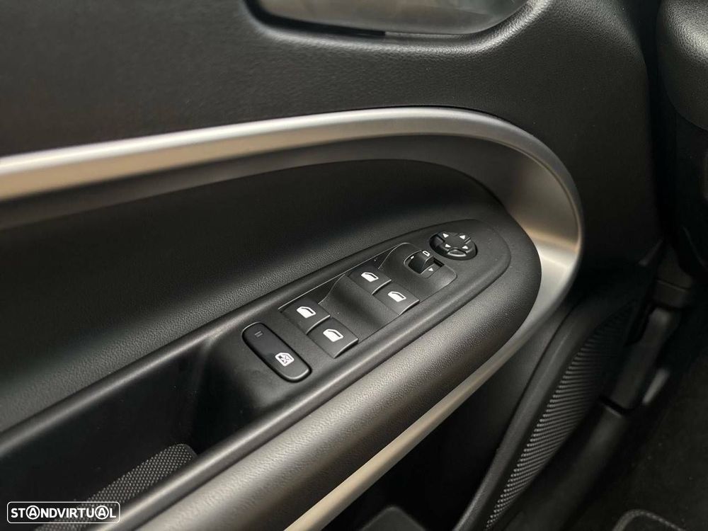 Jeep Avenger 1.2 GSE T3 Altitude - 19