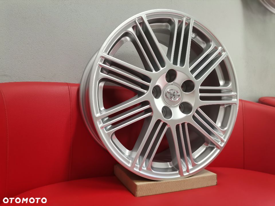 Felgi aluminiowe TOYOTA ori 5x114,3r18 et45 srebrne NOWE!!! - 1