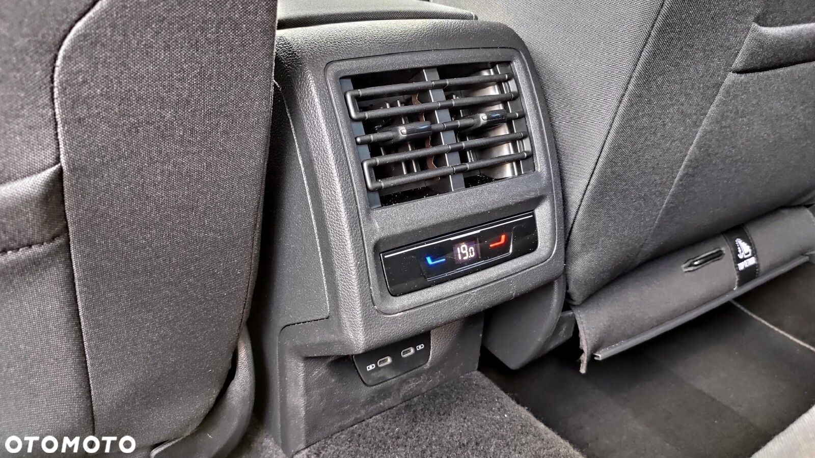 Volkswagen Golf - 31