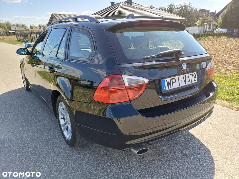 BMW Seria 3 320d - 25