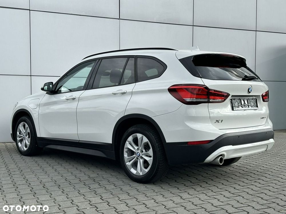 BMW X1 xDrive25e Advantage - 11