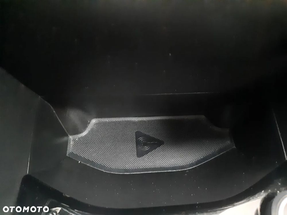 Ford Fiesta 1.0 EcoBoost S&S TITANIUM - 36