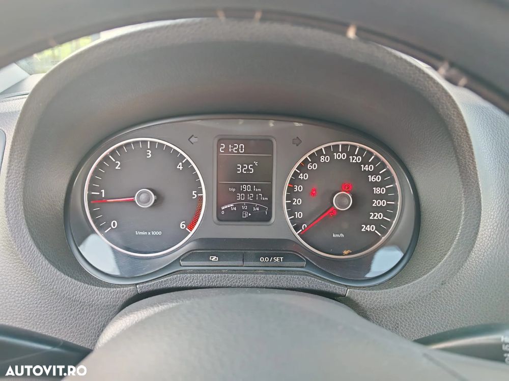 Volkswagen Polo - 8