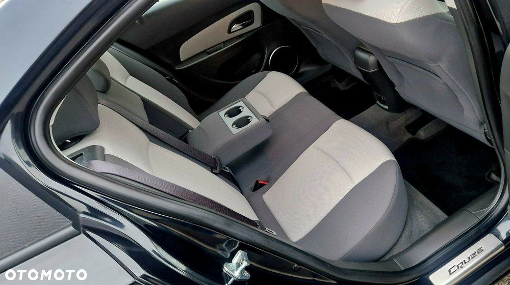 Chevrolet Cruze - 34