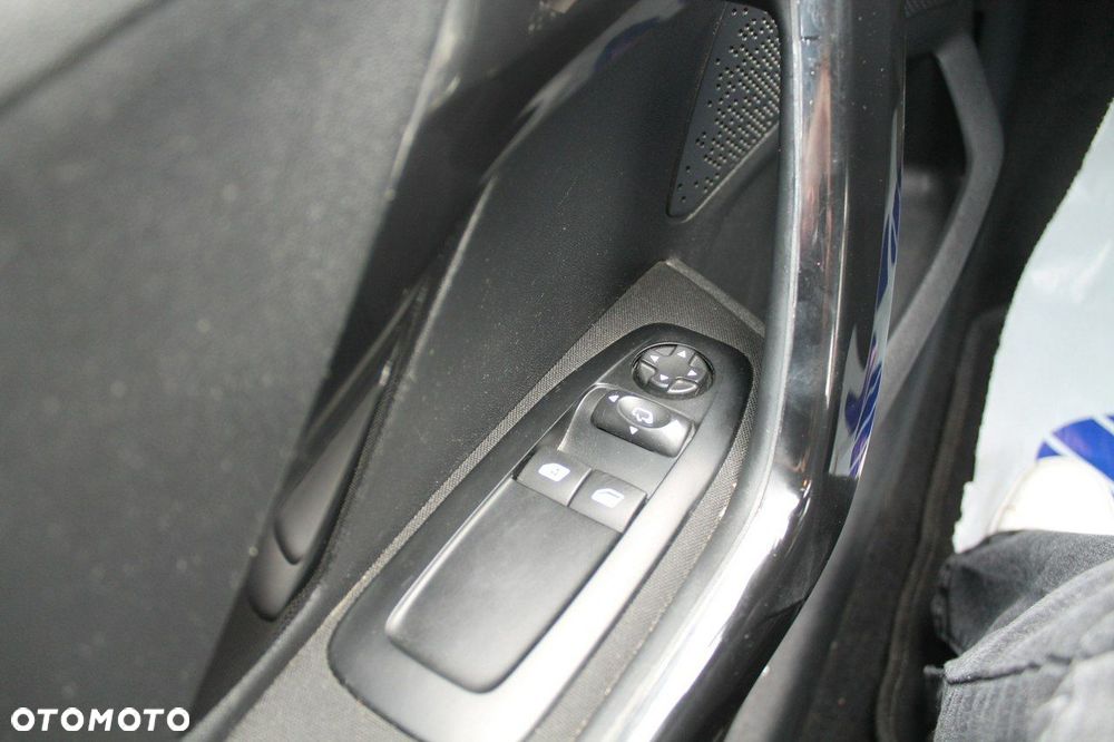 Peugeot 208 - 20