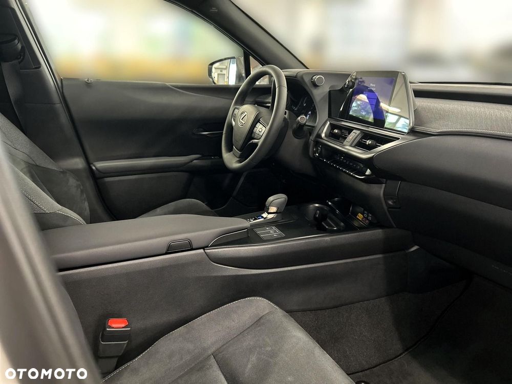 Lexus UX 300h Business - 11
