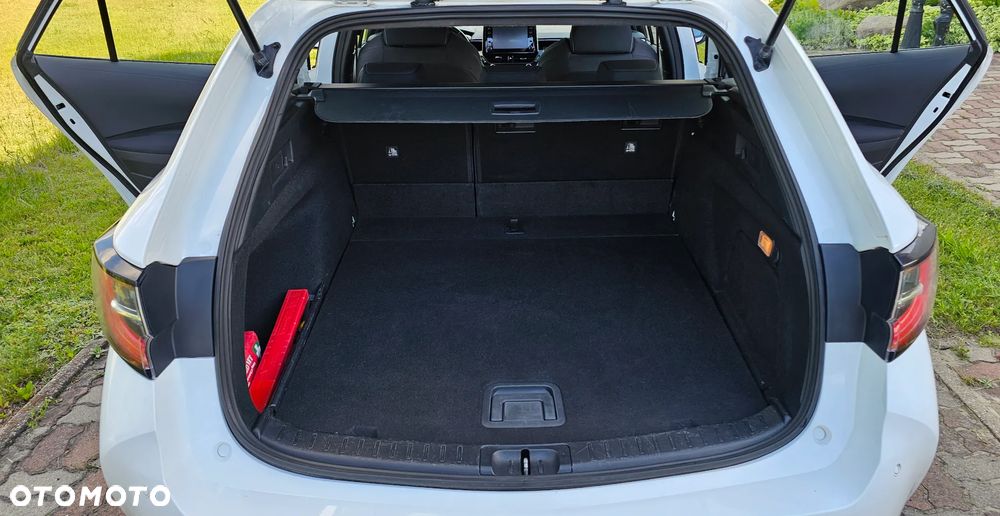 Toyota Corolla 2.0 Hybrid Comfort - 24