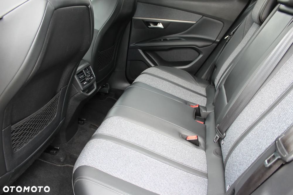 Peugeot 3008 1.2 PureTech Allure S&S - 11
