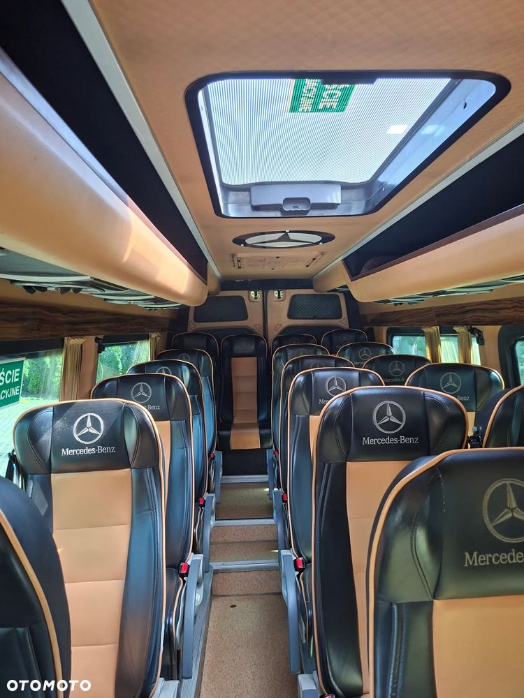 Mercedes-Benz Sprinter - 25