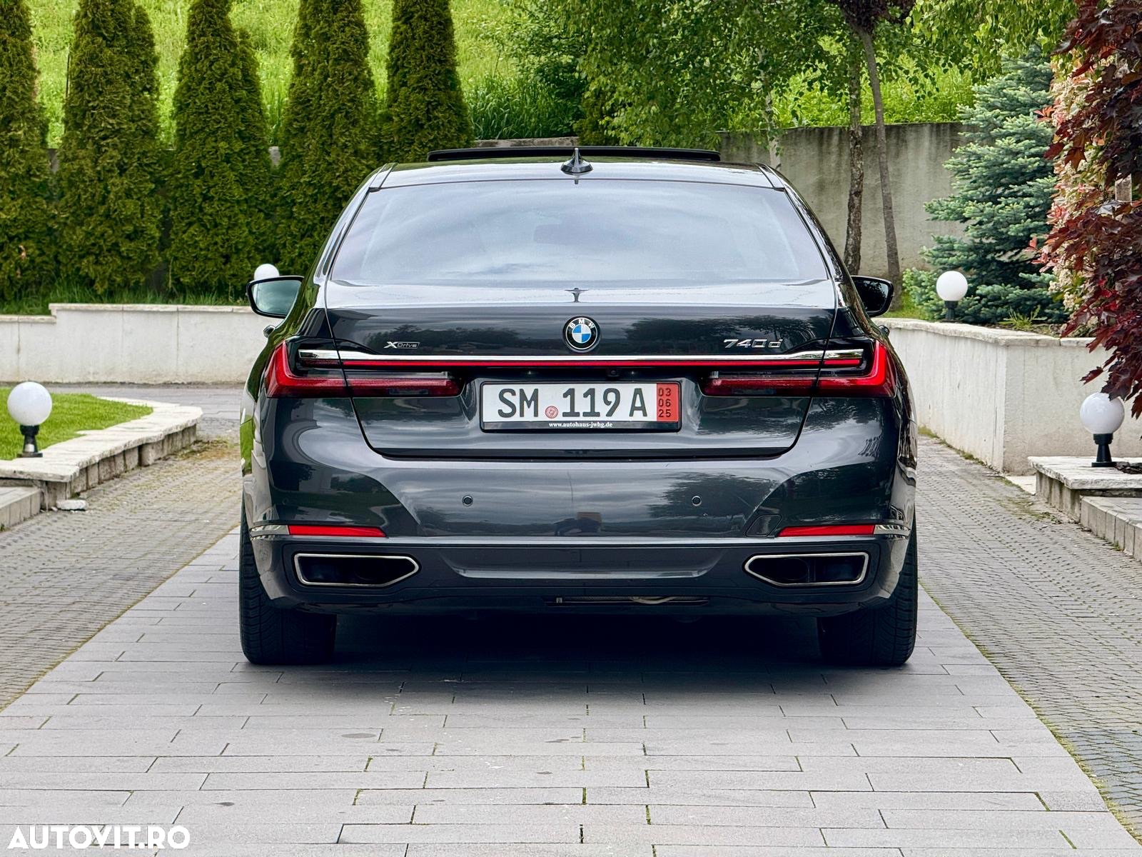 BMW Seria 7 740d xDrive MHEV - 14