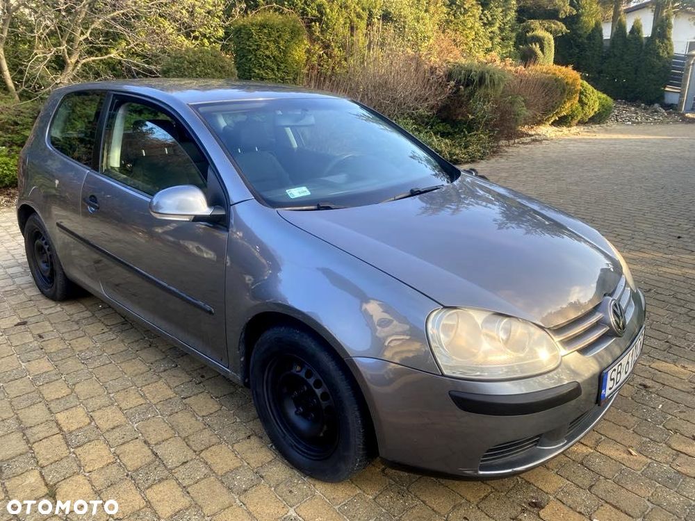 Volkswagen Golf 1.9 TDI Trendline DSG - 24