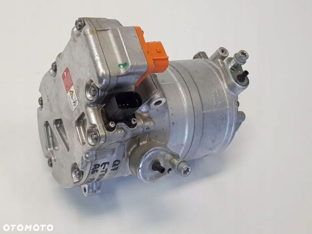 SPRĘŻARKA KLIMATYZACJI VW AUDI Q7 E-TRON 4G0816797C - 2
