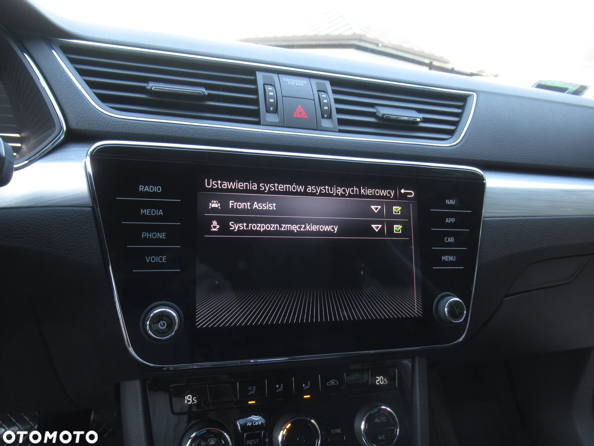 Skoda Superb 2.0 TSI Ambition DSG - 21